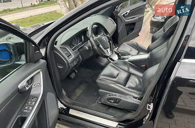 Внедорожник / Кроссовер Volvo XC60 2015 в 