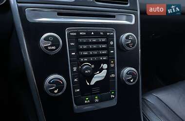 Внедорожник / Кроссовер Volvo XC60 2016 в 