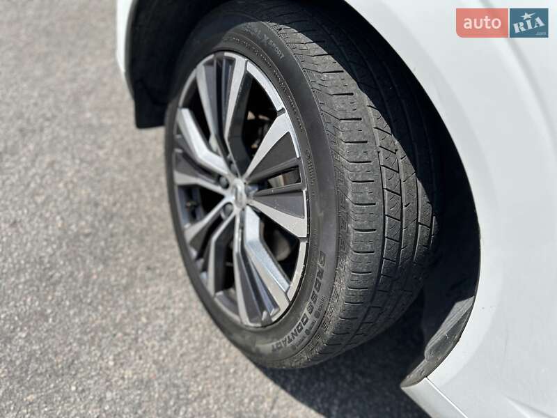 Позашляховик / Кросовер Volvo XC60 2022 в Дніпрі