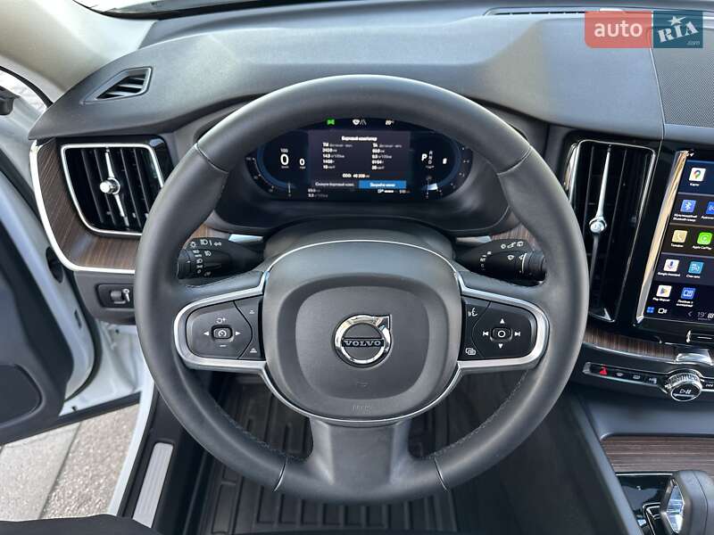 Позашляховик / Кросовер Volvo XC60 2022 в Дніпрі