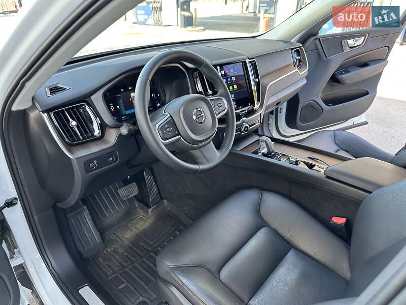 Позашляховик / Кросовер Volvo XC60 2022 в Дніпрі