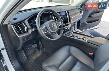 Внедорожник / Кроссовер Volvo XC60 2022 в 
