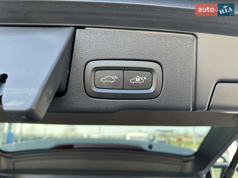 Позашляховик / Кросовер Volvo XC60 2022 в Дніпрі