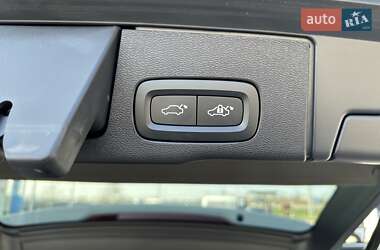 Внедорожник / Кроссовер Volvo XC60 2022 в 