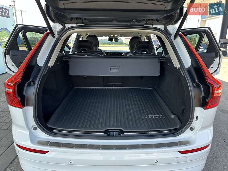 Позашляховик / Кросовер Volvo XC60 2022 в Дніпрі