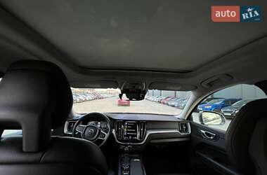 Внедорожник / Кроссовер Volvo XC60 2017 в 