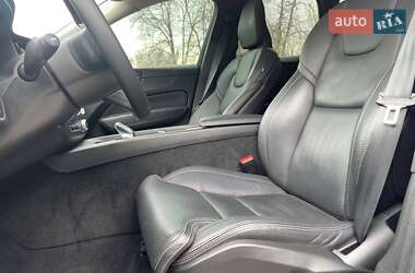 Внедорожник / Кроссовер Volvo XC60 2021 в 