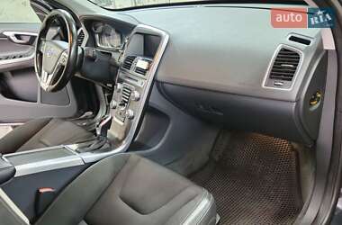 Внедорожник / Кроссовер Volvo XC60 2015 в 