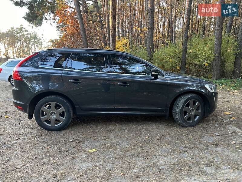 Внедорожник / Кроссовер Volvo XC60 2016 в Нововолынске