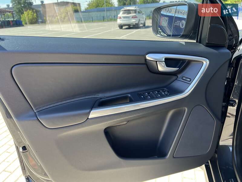 Внедорожник / Кроссовер Volvo XC60 2016 в Нововолынске