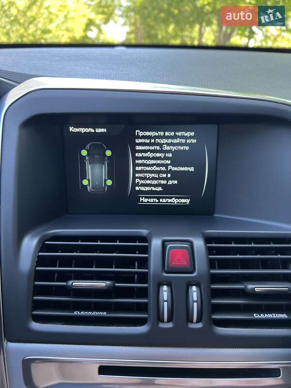 Внедорожник / Кроссовер Volvo XC60 2016 в Нововолынске