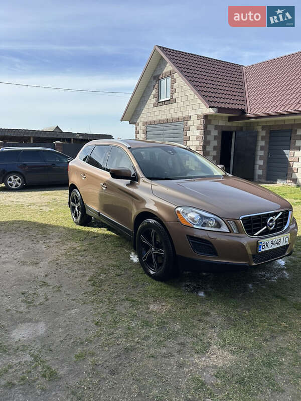 Внедорожник / Кроссовер Volvo XC60 2013 в Ровно