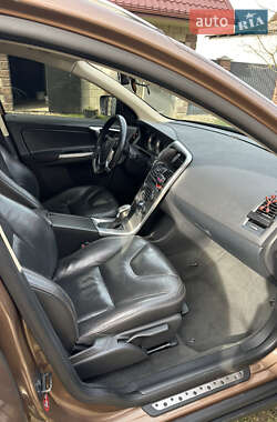 Внедорожник / Кроссовер Volvo XC60 2013 в 