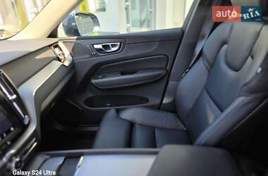 Внедорожник / Кроссовер Volvo XC60 2022 в 