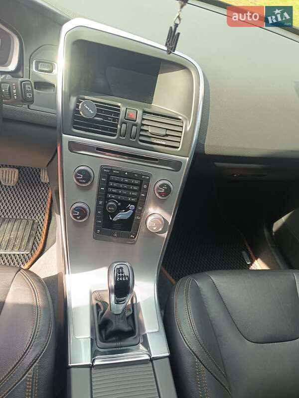 Внедорожник / Кроссовер Volvo XC60 2017 в Днепре