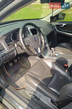 Внедорожник / Кроссовер Volvo XC60 2017 в 