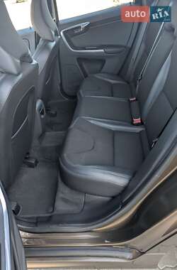 Внедорожник / Кроссовер Volvo XC60 2015 в 