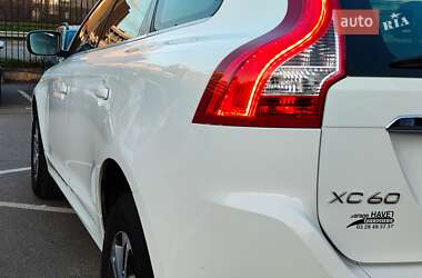 Позашляховик / Кросовер Volvo XC60 2015 в 