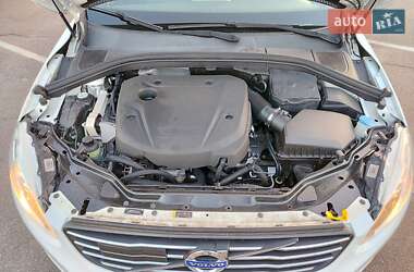 Позашляховик / Кросовер Volvo XC60 2015 в 