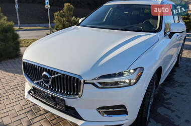 Внедорожник / Кроссовер Volvo XC60 2020 в 