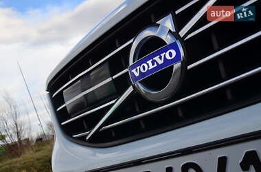 Позашляховик / Кросовер Volvo XC60 2017 в 