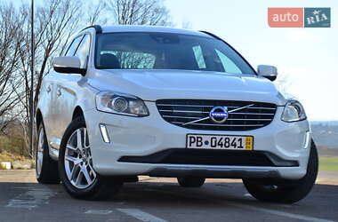 Позашляховик / Кросовер Volvo XC60 2017 в 