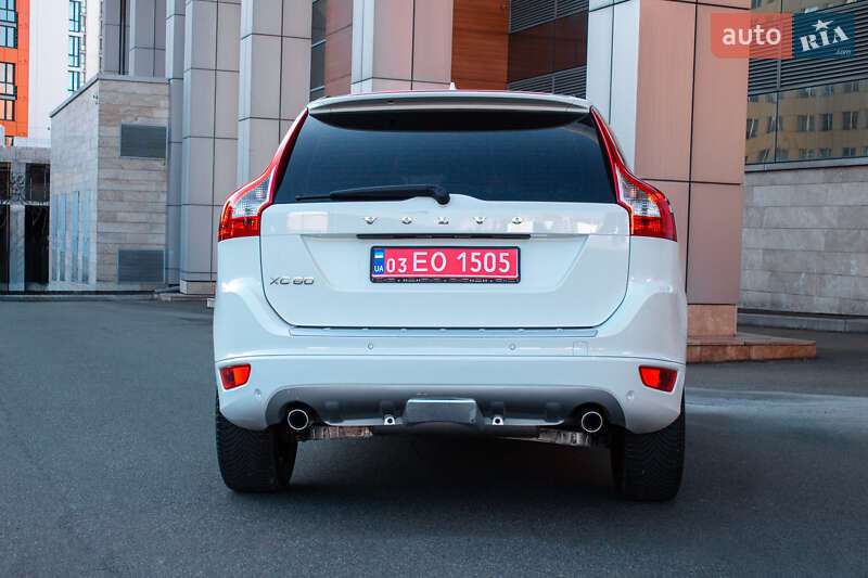 Внедорожник / Кроссовер Volvo XC60 2010 в Киеве
