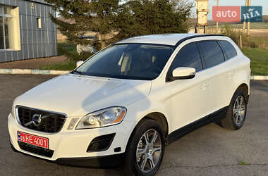 Внедорожник / Кроссовер Volvo XC60 2013 в 