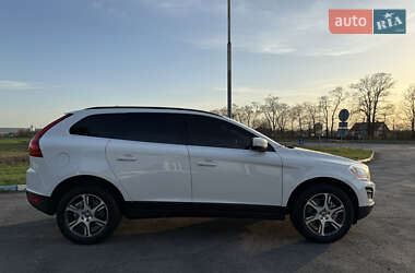 Внедорожник / Кроссовер Volvo XC60 2013 в 