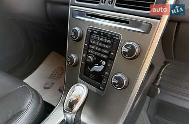 Внедорожник / Кроссовер Volvo XC60 2013 в 