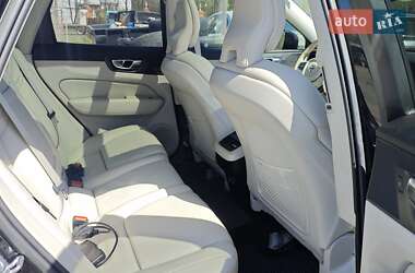 Внедорожник / Кроссовер Volvo XC60 2020 в 