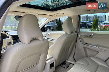 Внедорожник / Кроссовер Volvo XC60 2015 в 