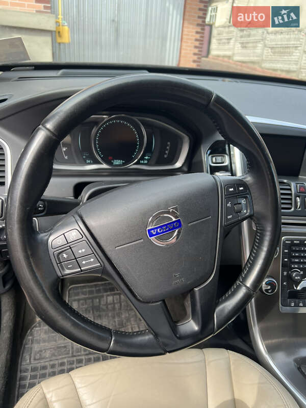 Внедорожник / Кроссовер Volvo XC60 2014 в Бучаче