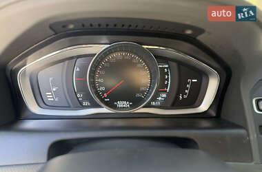 Внедорожник / Кроссовер Volvo XC60 2015 в 