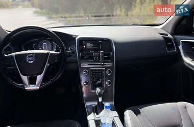 Внедорожник / Кроссовер Volvo XC60 2015 в 