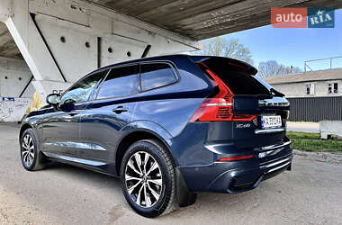 Внедорожник / Кроссовер Volvo XC60 2023 в 