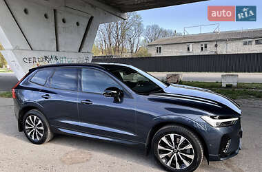 Внедорожник / Кроссовер Volvo XC60 2023 в 