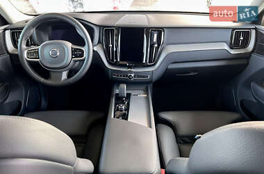 Внедорожник / Кроссовер Volvo XC60 2023 в 