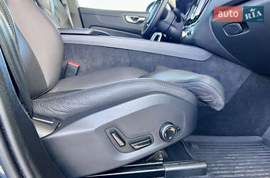Внедорожник / Кроссовер Volvo XC60 2023 в 