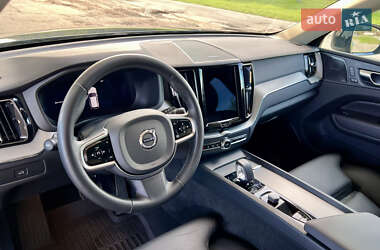 Внедорожник / Кроссовер Volvo XC60 2023 в 