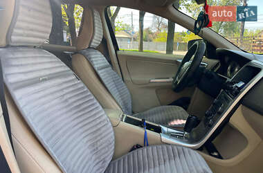 Позашляховик / Кросовер Volvo XC60 2011 в 