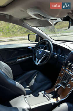 Внедорожник / Кроссовер Volvo XC60 2017 в 