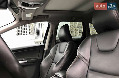 Позашляховик / Кросовер Volvo XC60 2017 в 