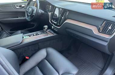 Внедорожник / Кроссовер Volvo XC60 2020 в 