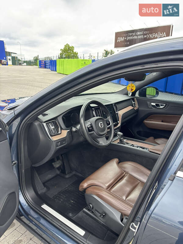 Внедорожник / Кроссовер Volvo XC60 2019 в Киеве