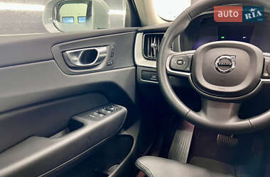 Внедорожник / Кроссовер Volvo XC60 2023 в 