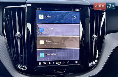 Внедорожник / Кроссовер Volvo XC60 2023 в 
