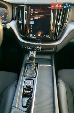 Внедорожник / Кроссовер Volvo XC60 2019 в 