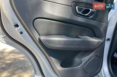 Внедорожник / Кроссовер Volvo XC60 2023 в 
