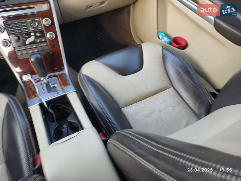 Позашляховик / Кросовер Volvo XC60 2009 в Миргороді фото 12 Позашляховик / Кросовер Volvo XC60 2009 в Миргороді